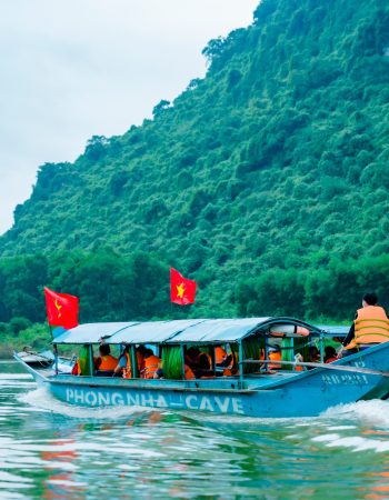 Quảng Bình đón hơn 1,7 triệu lượt khách du lịch 10 tháng đầu năm